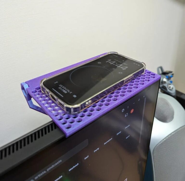 3Dプリンターでつくったスマホ充電台
