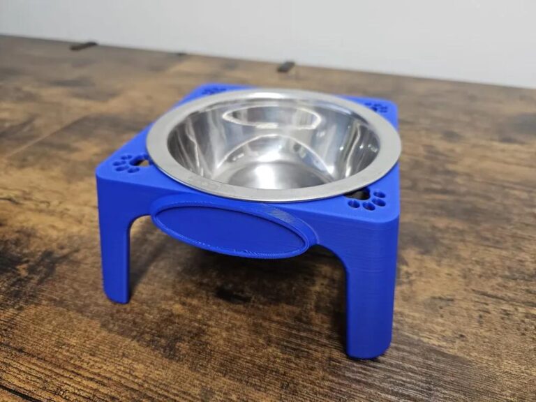 3Dプリンターでつくったペットの食事台